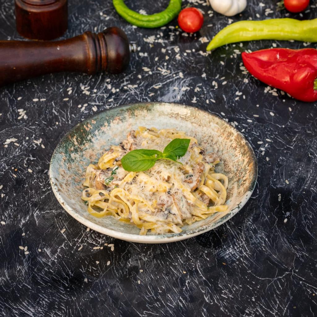TAVUKLU FETTUCİNİ